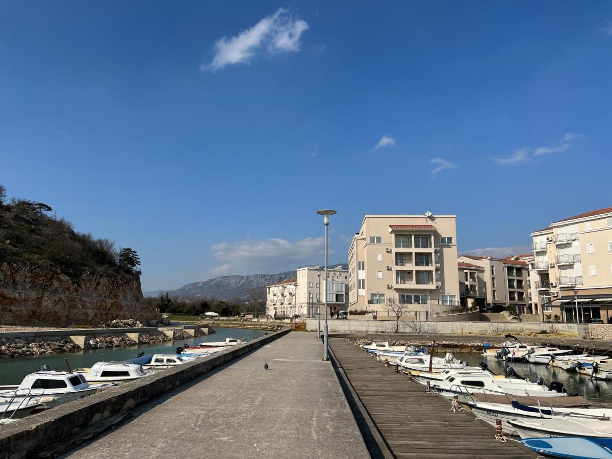 Studio Apartment Marina Mel Novi Vinodolski Exterior photo