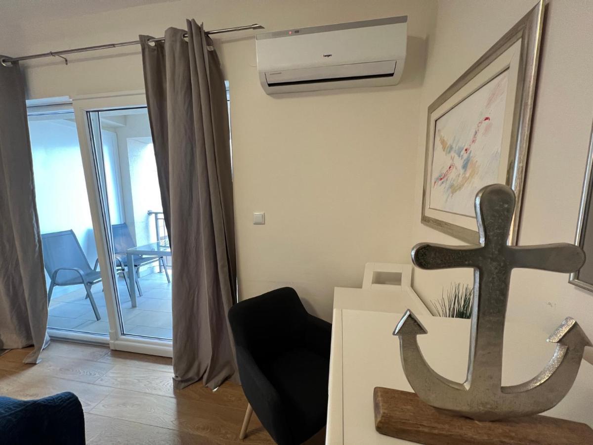 Studio Apartment Marina Mel Novi Vinodolski Exterior photo