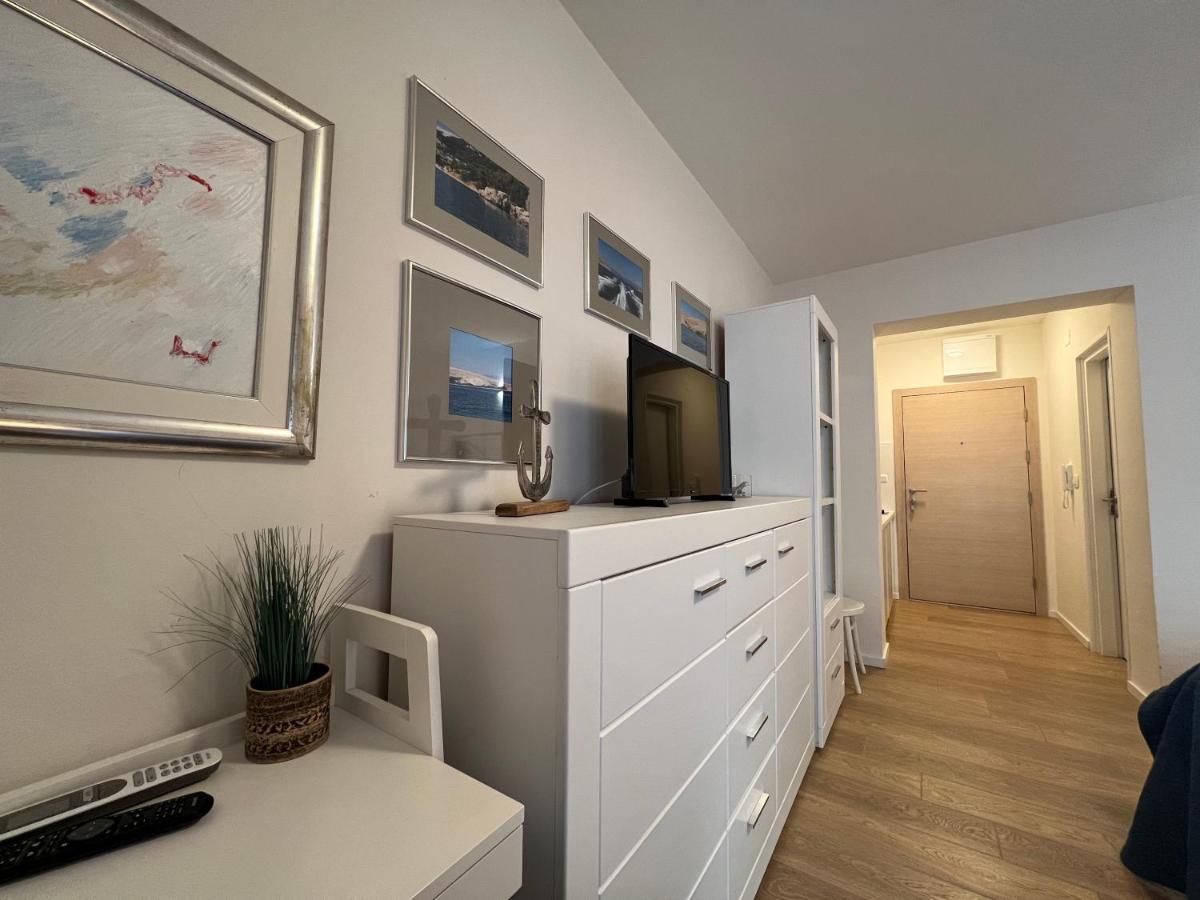 Studio Apartment Marina Mel Novi Vinodolski Exterior photo